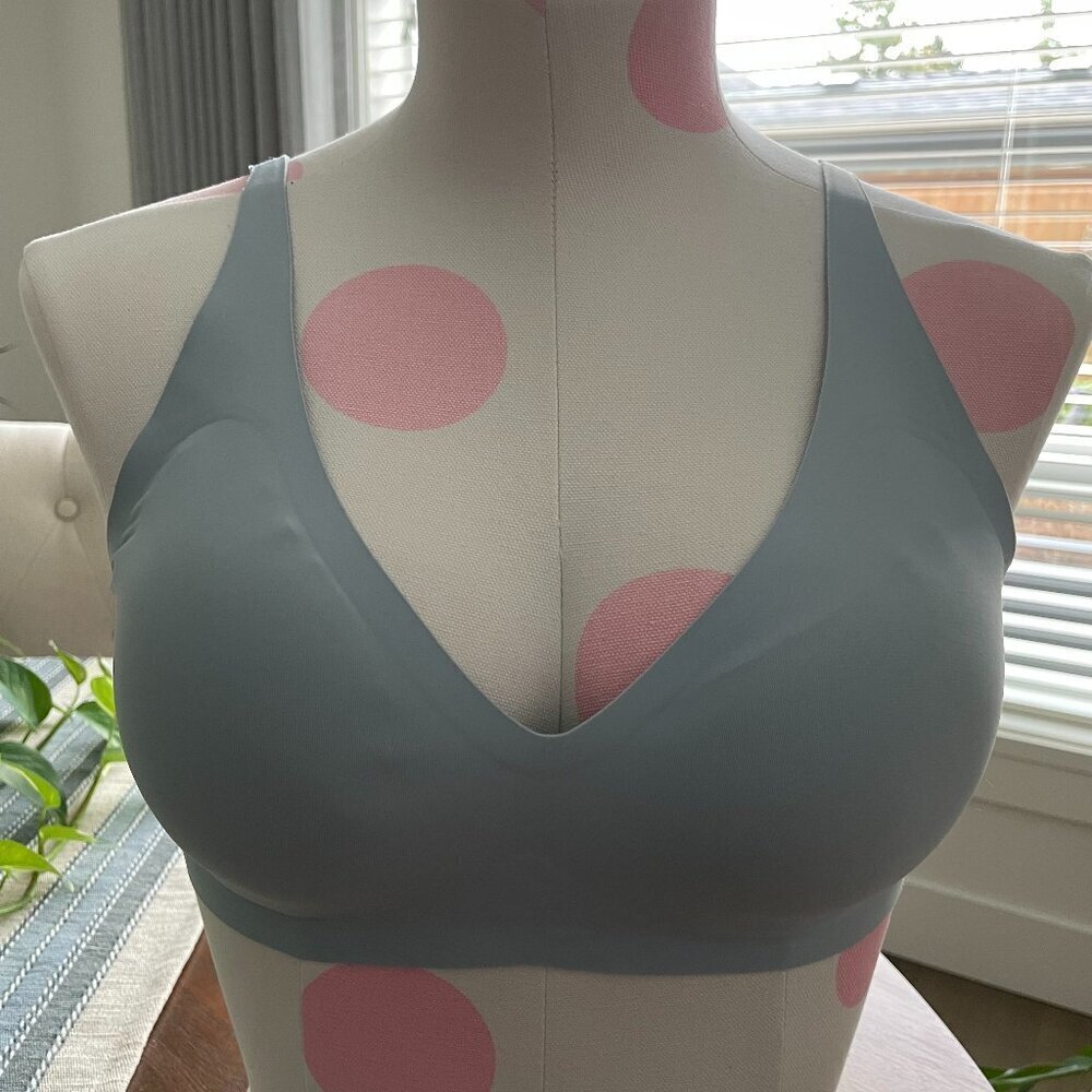 Knix Revolution V-Neck Bra #1 Seller Wireless Med. Support Light Blue Sz S+ NWOT